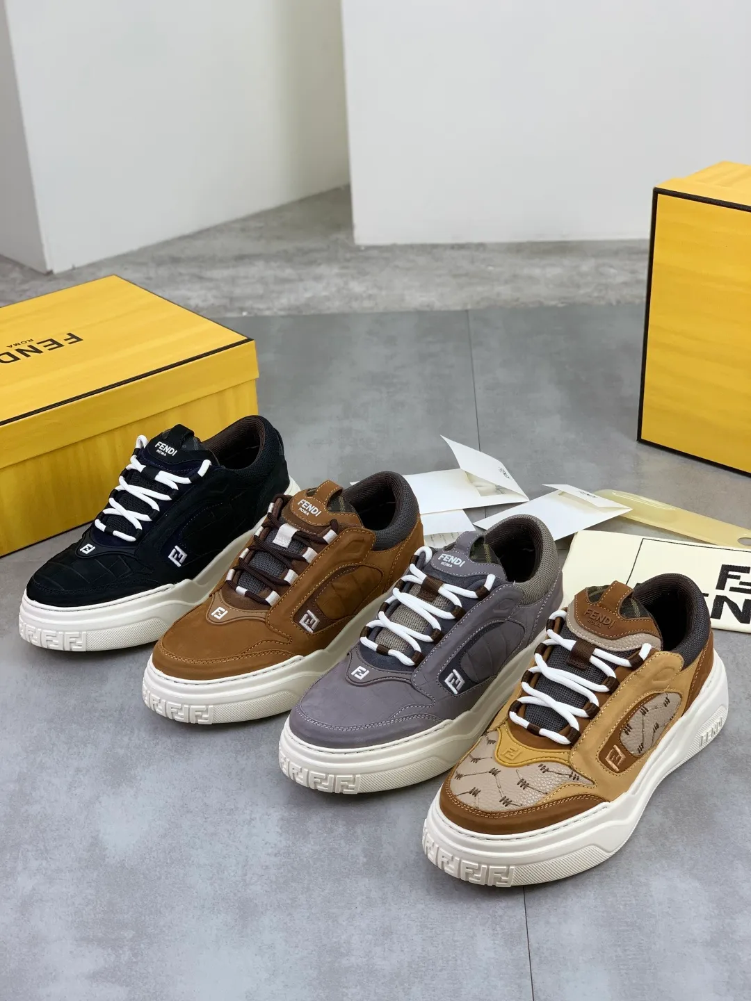 Men's Men's Shoes 💰P800 New Style 💰💎💎💎Summer Hot Style [FENDI Fendi] Top Version 🆕New slip-on sneakers, wavy soles engraved with original words. Embossed Fendi Flow lettering on the heel. The upper is made of high-end calfskin and breathable materials. Original lining with tone-on-tone details decorated with innovative handcrafting techniques. Ultra-light and wear-resistant TPU and IP foam soles, overall lightweight and comfortable. Size:39-44 (38 45 can be customized)